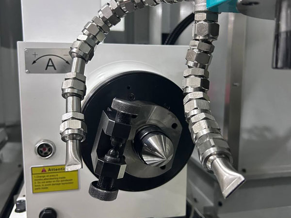 آلة طحن العتاد