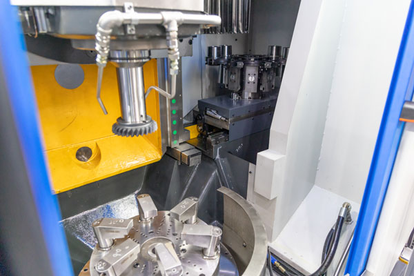 آلة الكشط والعتاد، قواطع والعتاد